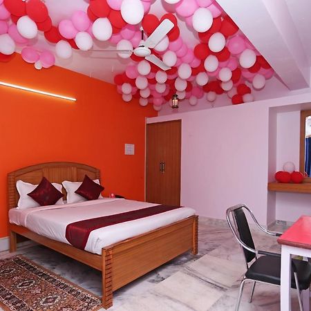 פאטנה Oyo 10994 Hotel Luxury Inn מראה חיצוני תמונה