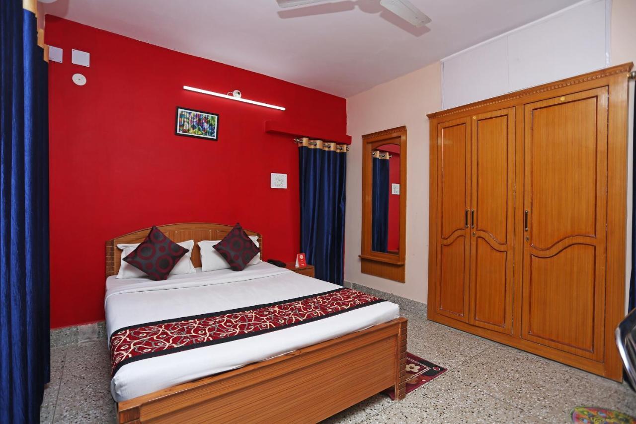 פאטנה Oyo 10994 Hotel Luxury Inn מראה חיצוני תמונה