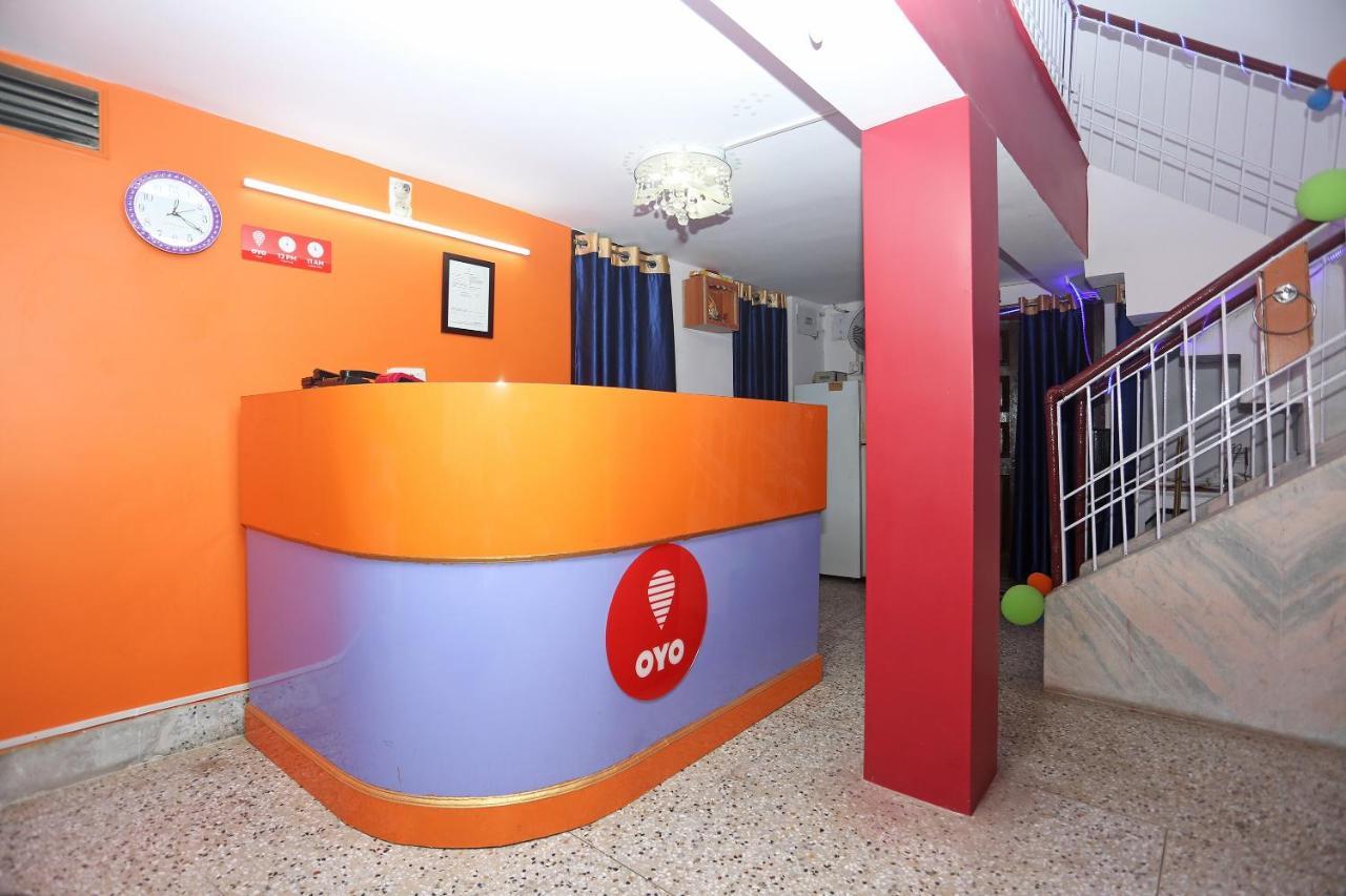 פאטנה Oyo 10994 Hotel Luxury Inn מראה חיצוני תמונה