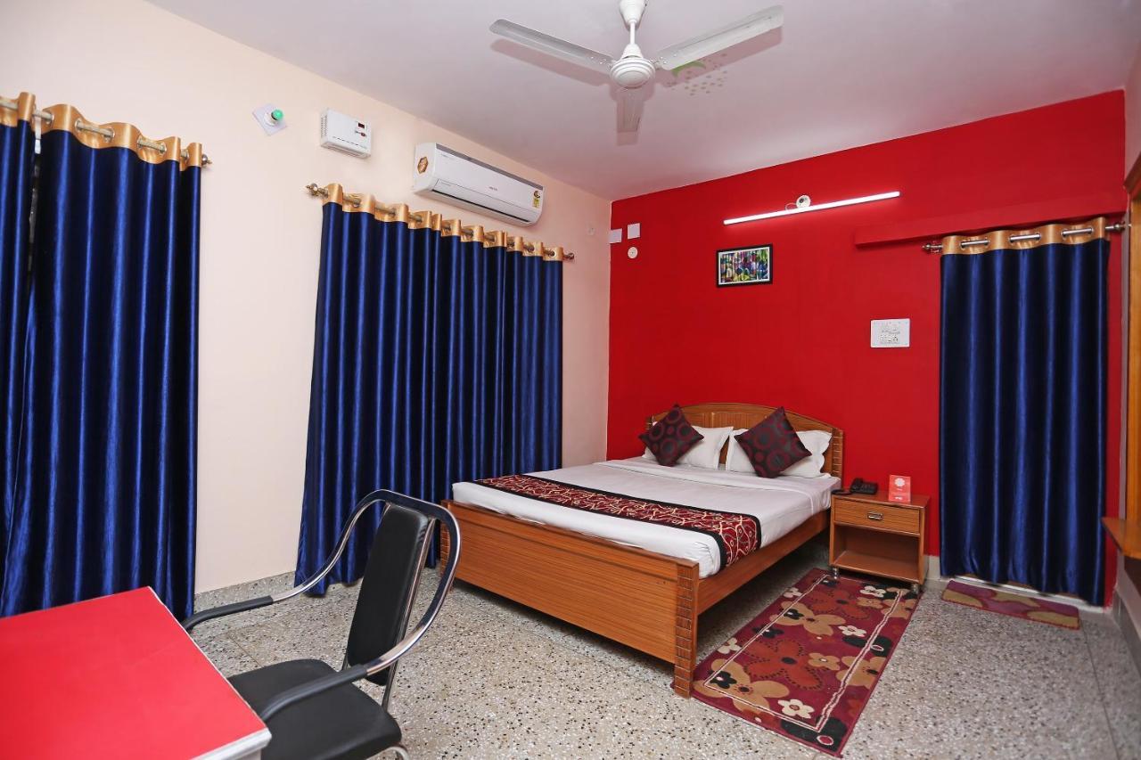 פאטנה Oyo 10994 Hotel Luxury Inn מראה חיצוני תמונה