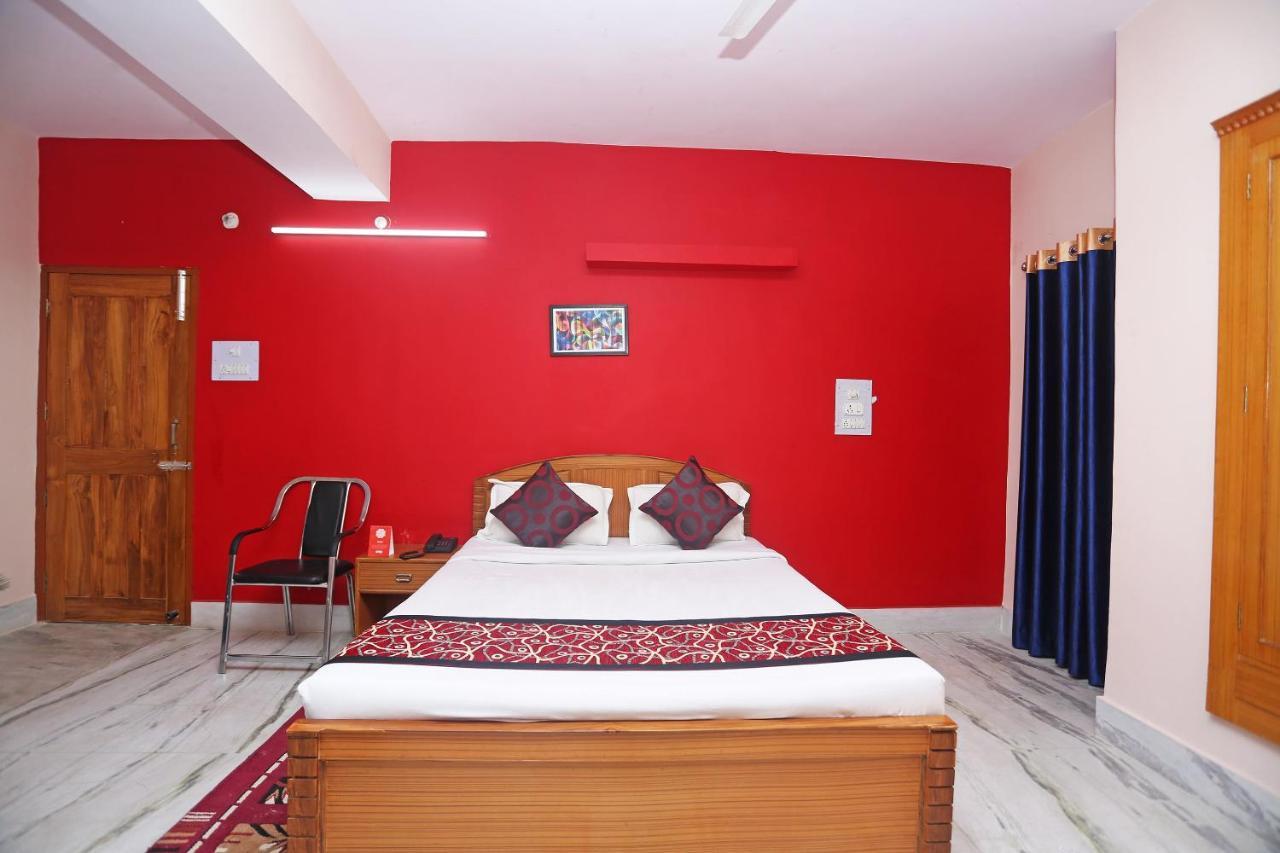 פאטנה Oyo 10994 Hotel Luxury Inn מראה חיצוני תמונה